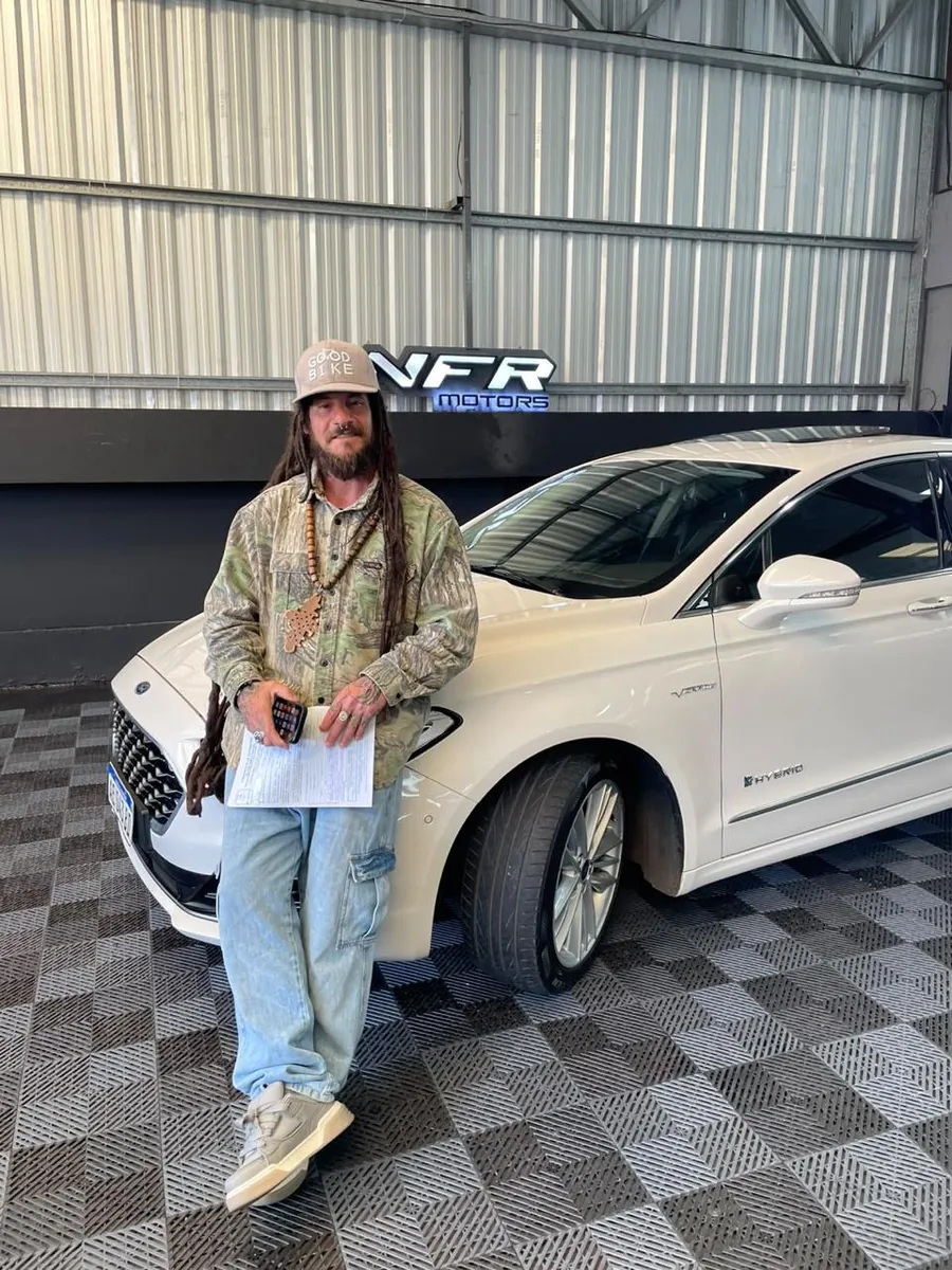 Entrega de un auto en NFR Motors