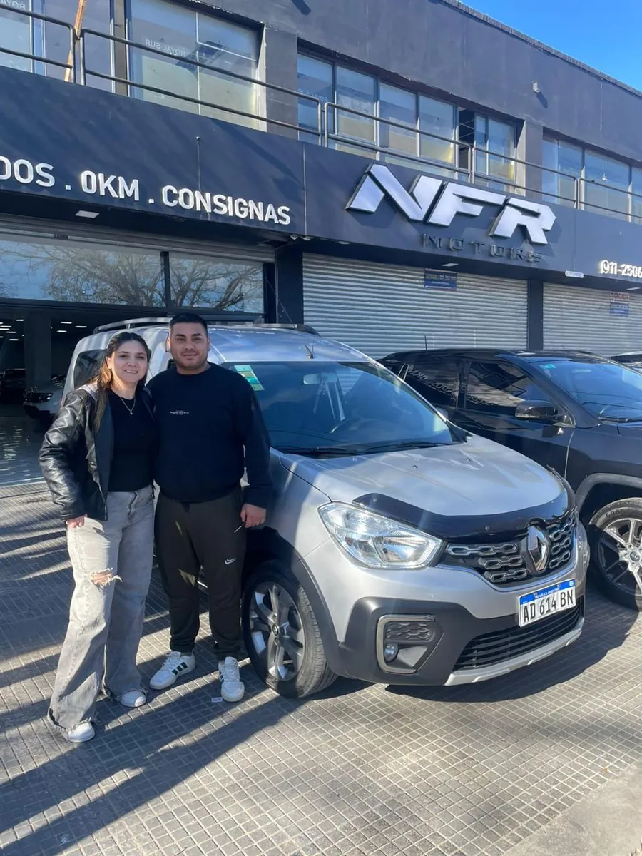 Entrega de un auto en NFR Motors